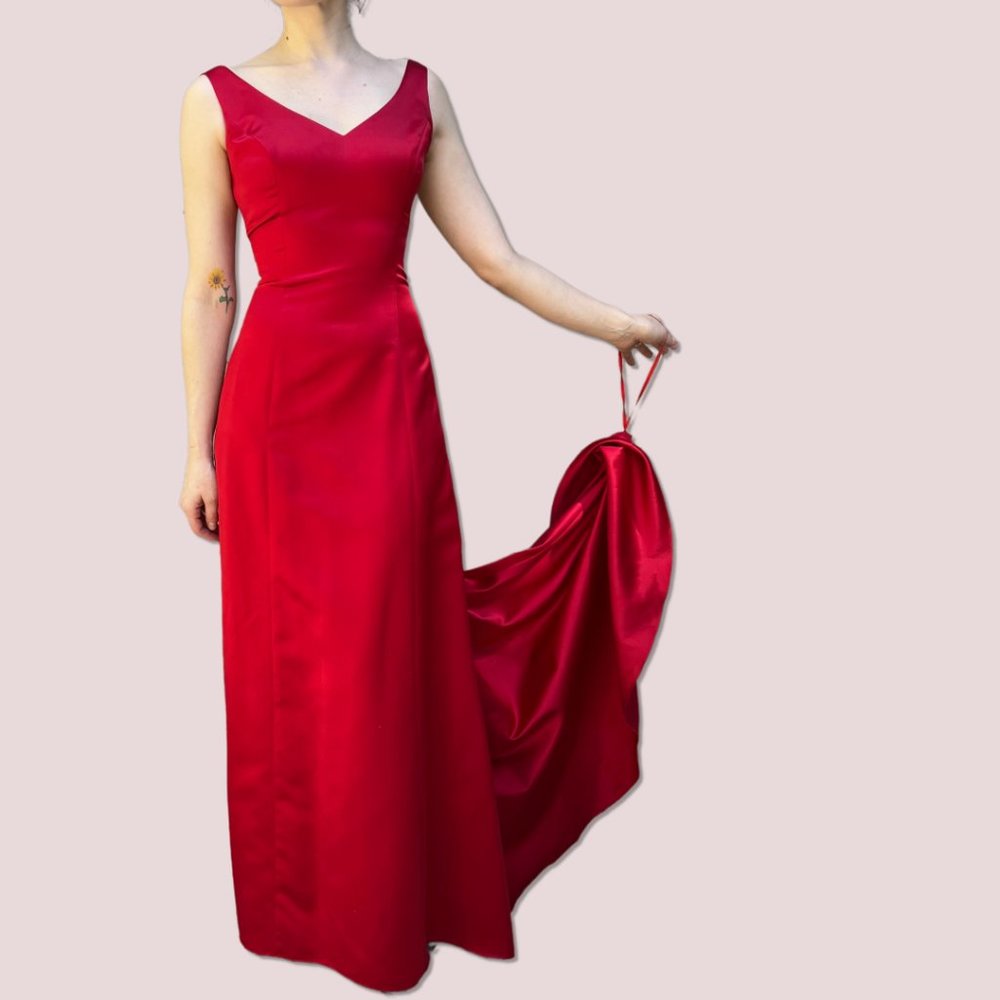 Jordan Red Satin Sleeveless V-Neck Formal Evening Gown with Train Size 4